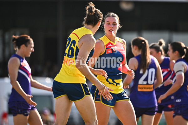 AFLW 2024 Round 02 - Fremantle v Adelaide - A-53813705