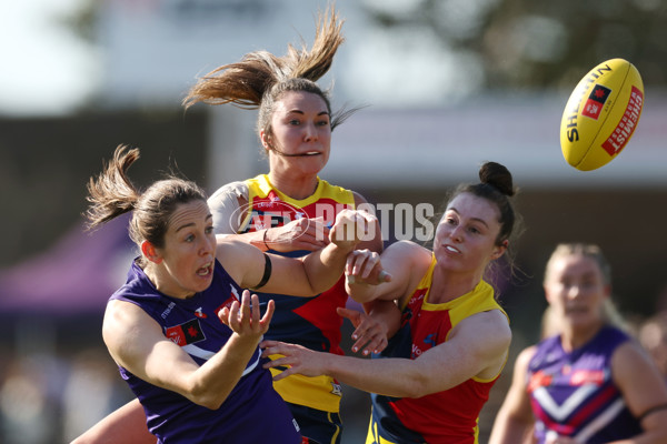 AFLW 2024 Round 02 - Fremantle v Adelaide - A-53814114