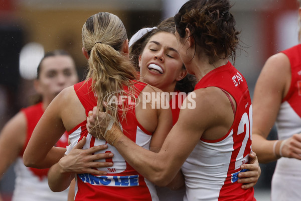 AFLW 2024 Round 02 - St Kilda v Sydney - A-53814144