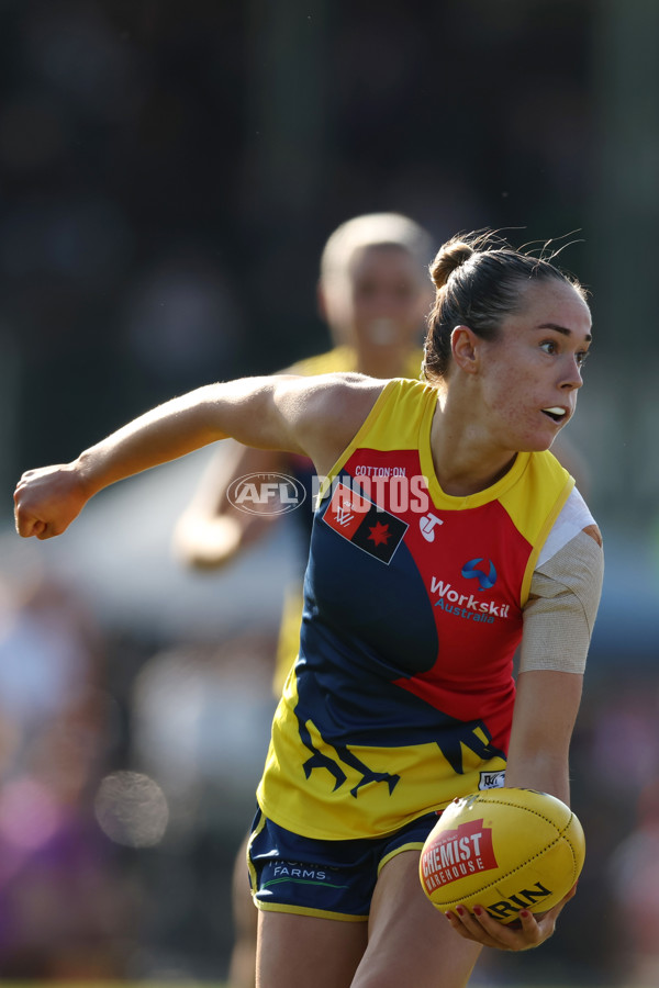 AFLW 2024 Round 02 - Fremantle v Adelaide - A-53818879