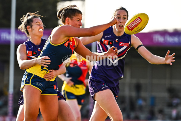 AFLW 2024 Round 02 - Fremantle v Adelaide - A-53818934