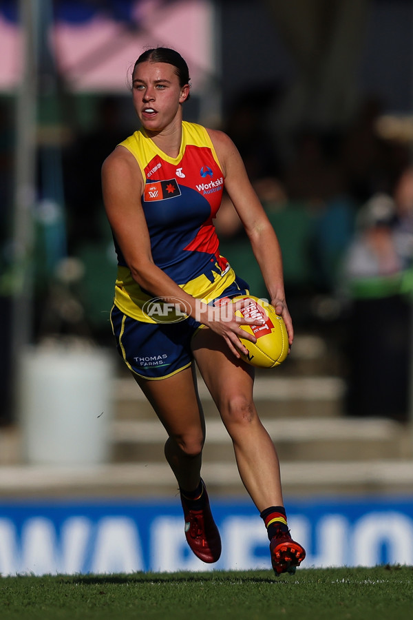 AFLW 2024 Round 02 - Fremantle v Adelaide - A-53819390