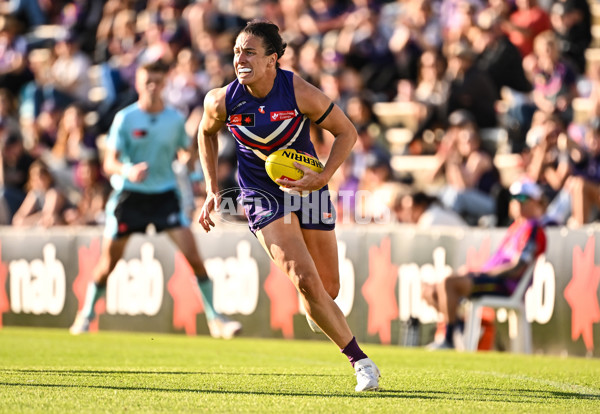 AFLW 2024 Round 02 - Fremantle v Adelaide - A-53819405