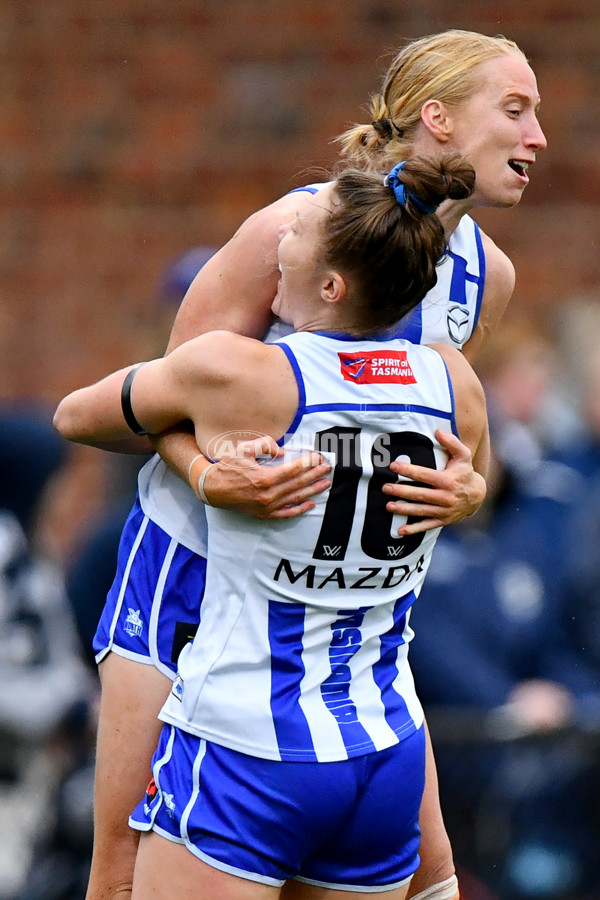 AFLW 2024 Round 02 - North Melbourne v Geelong - A-53821402