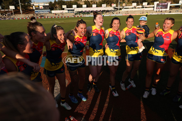 AFLW 2024 Round 02 - Fremantle v Adelaide - A-53821427