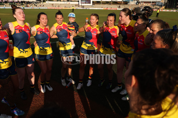 AFLW 2024 Round 02 - Fremantle v Adelaide - A-53821432