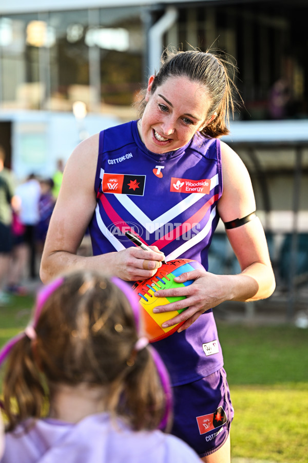 AFLW 2024 Round 02 - Fremantle v Adelaide - A-53822736