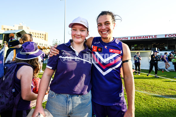 AFLW 2024 Round 02 - Fremantle v Adelaide - A-53822738