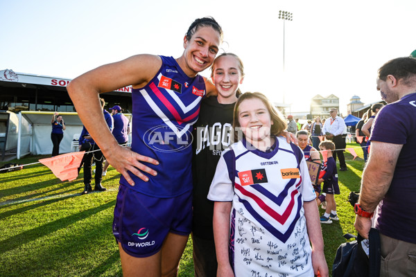 AFLW 2024 Round 02 - Fremantle v Adelaide - A-53822744