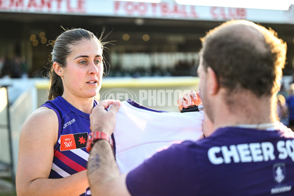 AFLW 2024 Round 02 - Fremantle v Adelaide - A-53822745