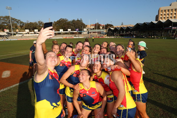 AFLW 2024 Round 02 - Fremantle v Adelaide - A-53824032