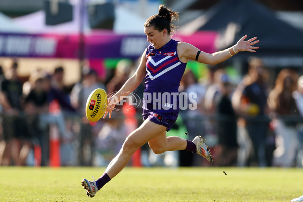 AFLW 2024 Round 02 - Fremantle v Adelaide - A-53827347