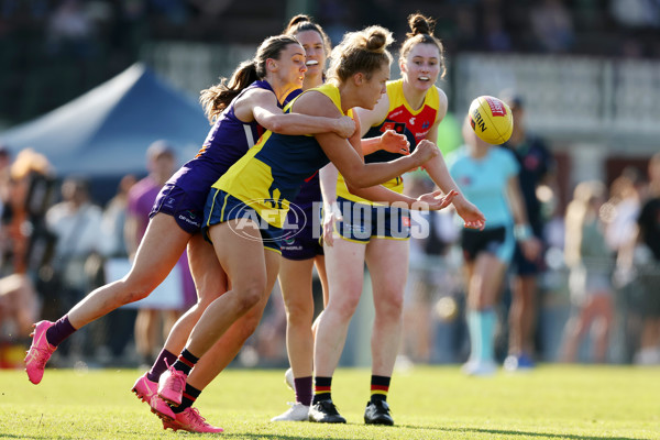 AFLW 2024 Round 02 - Fremantle v Adelaide - A-53827353