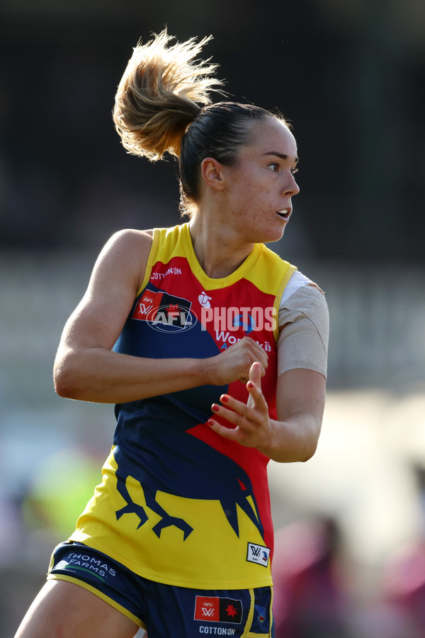 AFLW 2024 Round 02 - Fremantle v Adelaide - A-53827357