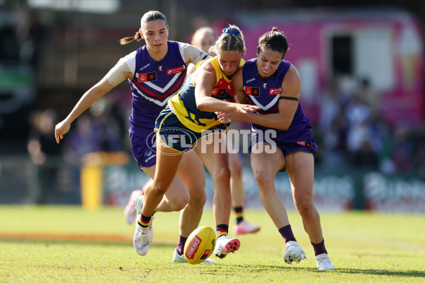 AFLW 2024 Round 02 - Fremantle v Adelaide - A-53827377