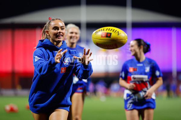 AFLW 2024 Round 03 - Western Bulldogs v West Coast - A-53980515