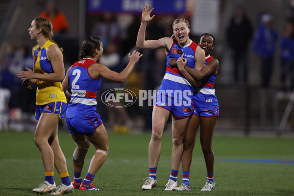 AFLW 2024 Round 03 - Western Bulldogs v West Coast - A-53980542