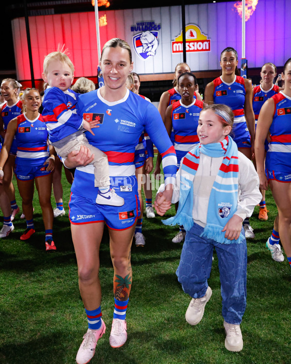 AFLW 2024 Round 03 - Western Bulldogs v West Coast - A-53980964