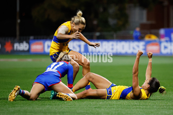 AFLW 2024 Round 03 - Western Bulldogs v West Coast - A-53983437