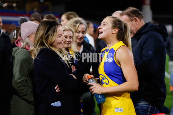 AFLW 2024 Round 03 - Western Bulldogs v West Coast - A-53986214