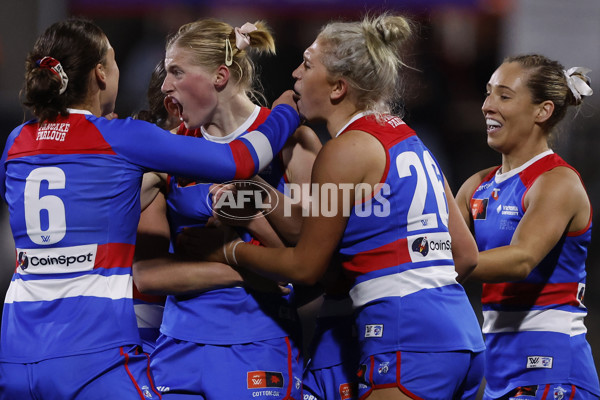 AFLW 2024 Round 03 - Western Bulldogs v West Coast - A-53988974