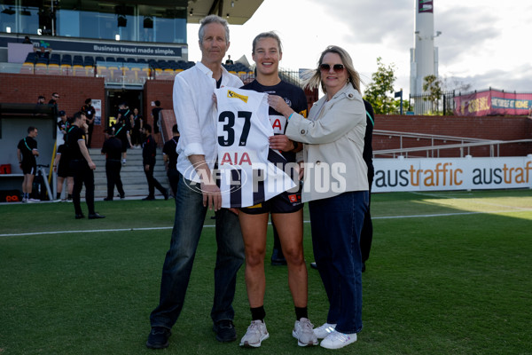 AFLW 2024 Round 03 - Brisbane v Collingwood - A-53989030