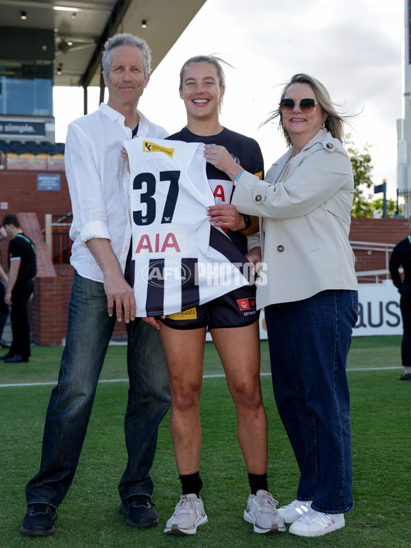 AFLW 2024 Round 03 - Brisbane v Collingwood - A-53989033