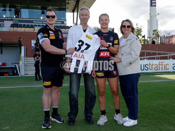 AFLW 2024 Round 03 - Brisbane v Collingwood - A-53989034