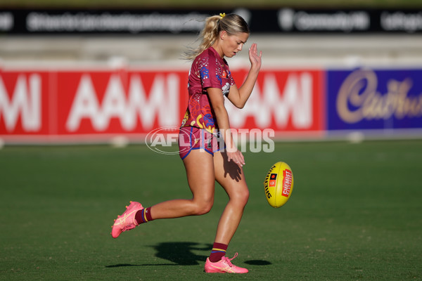 AFLW 2024 Round 03 - Brisbane v Collingwood - A-53991582