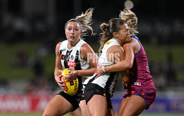 AFLW 2024 Round 03 - Brisbane v Collingwood - A-53994082