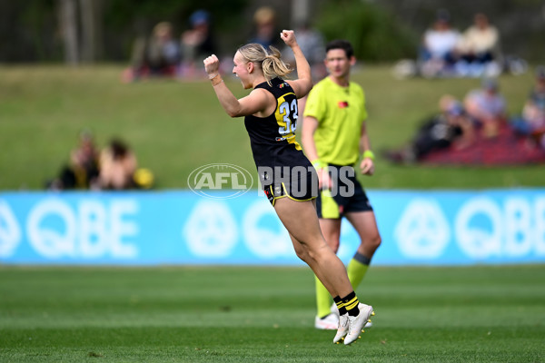 AFLW 2024 Round 03 - Sydney v Richmond - A-54018575