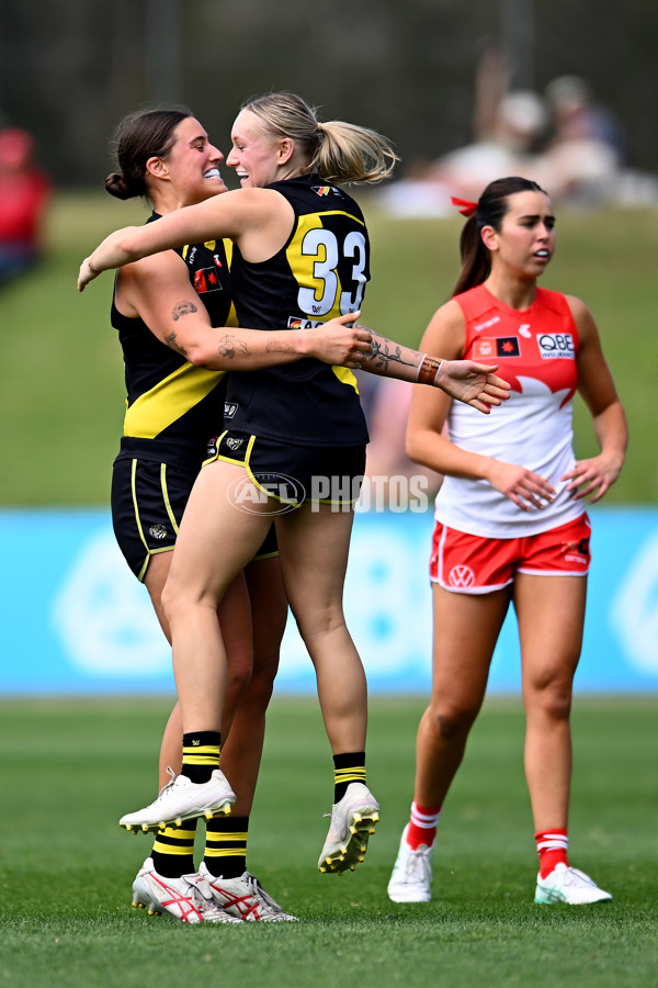 AFLW 2024 Round 03 - Sydney v Richmond - A-54018592