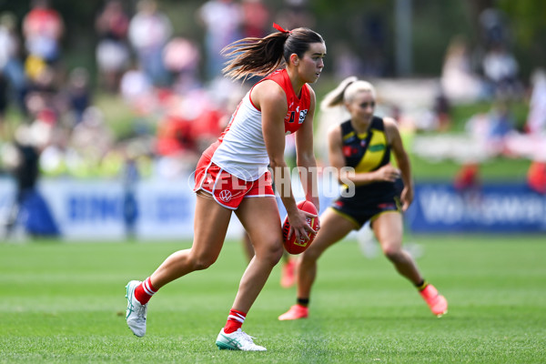 AFLW 2024 Round 03 - Sydney v Richmond - A-54019070