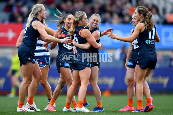 AFLW 2024 Round 03 - Carlton v Geelong - A-54021564