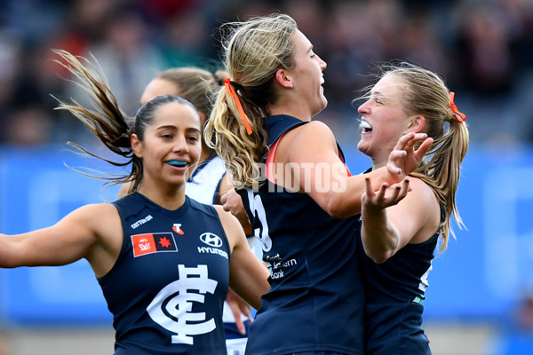 AFLW 2024 Round 03 - Carlton v Geelong - A-54024708