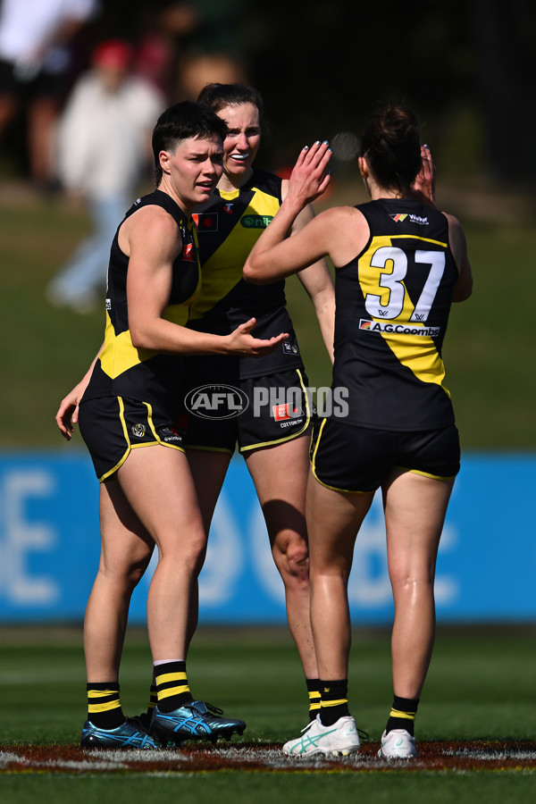 AFLW 2024 Round 03 - Sydney v Richmond - A-54024761