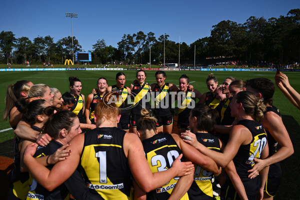 AFLW 2024 Round 03 - Sydney v Richmond - A-54026964