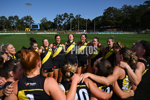 AFLW 2024 Round 03 - Sydney v Richmond - A-54026966