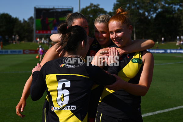 AFLW 2024 Round 03 - Sydney v Richmond - A-54026968