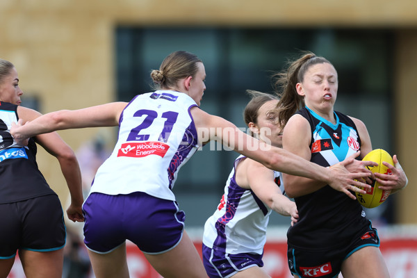 AFLW 2024 Round 03 - Port Adelaide v Fremantle - A-54027009