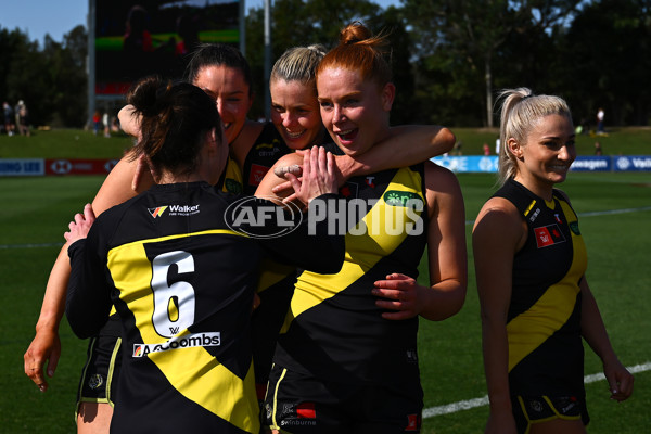 AFLW 2024 Round 03 - Sydney v Richmond - A-54027848