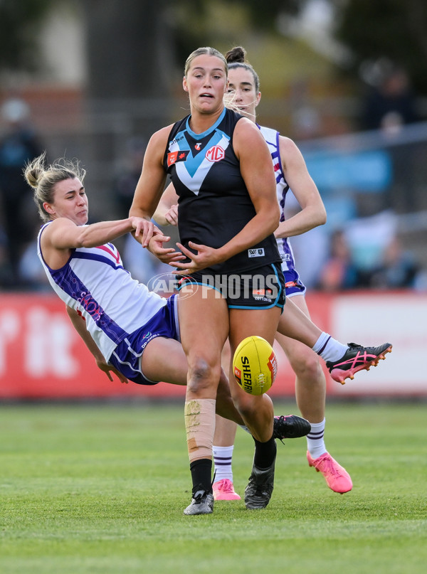 AFLW 2024 Round 03 - Port Adelaide v Fremantle - A-54031870