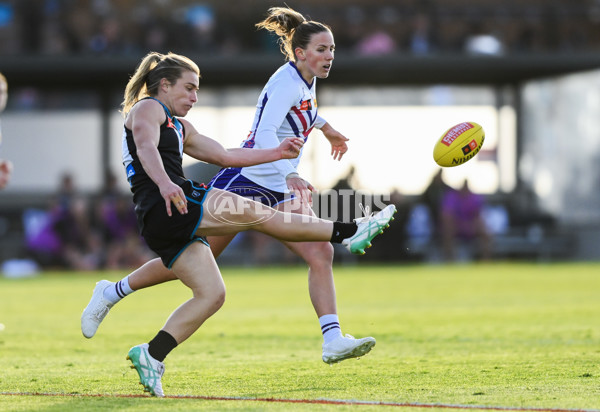 AFLW 2024 Round 03 - Port Adelaide v Fremantle - A-54031903