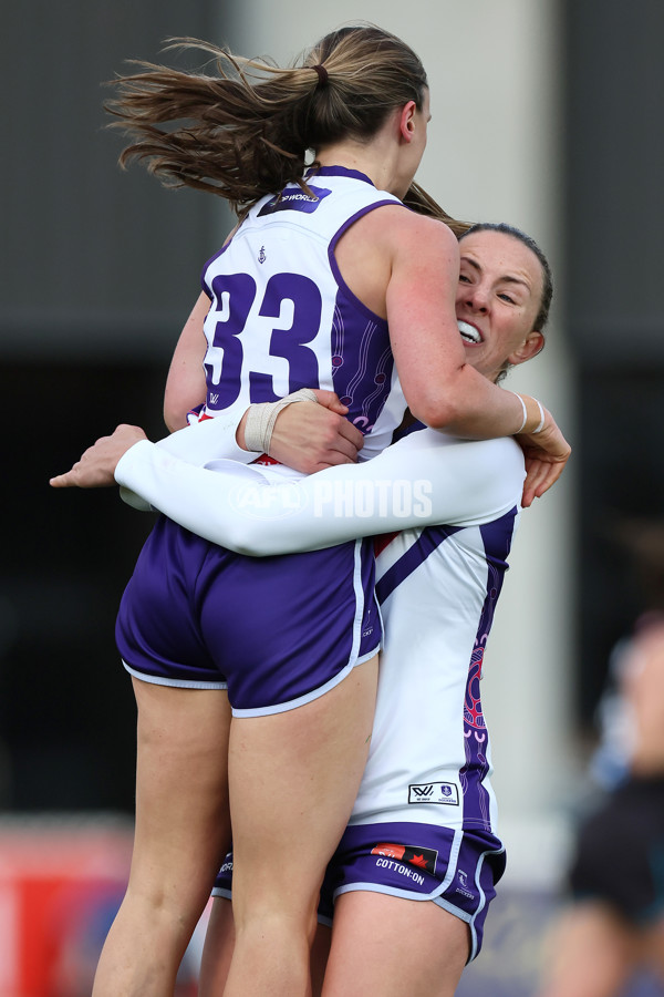 AFLW 2024 Round 03 - Port Adelaide v Fremantle - A-54031910