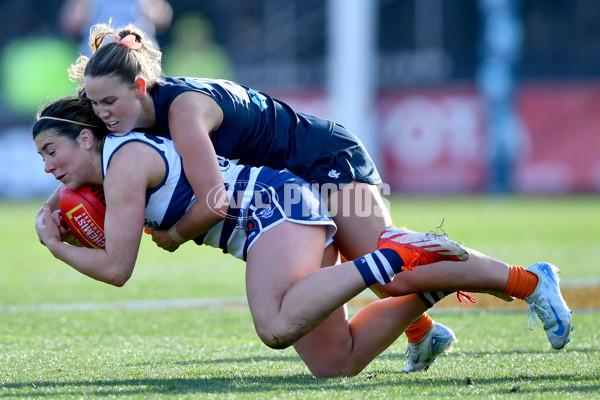 AFLW 2024 Round 03 - Carlton v Geelong - A-54033778