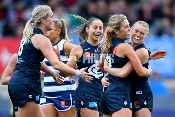 AFLW 2024 Round 03 - Carlton v Geelong - A-54037031