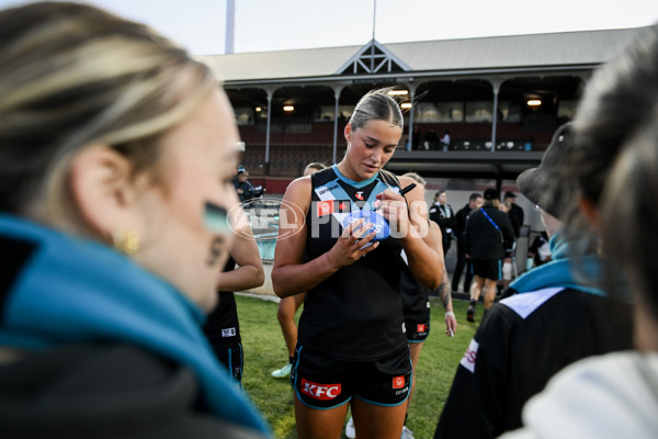 AFLW 2024 Round 03 - Port Adelaide v Fremantle - A-54037347