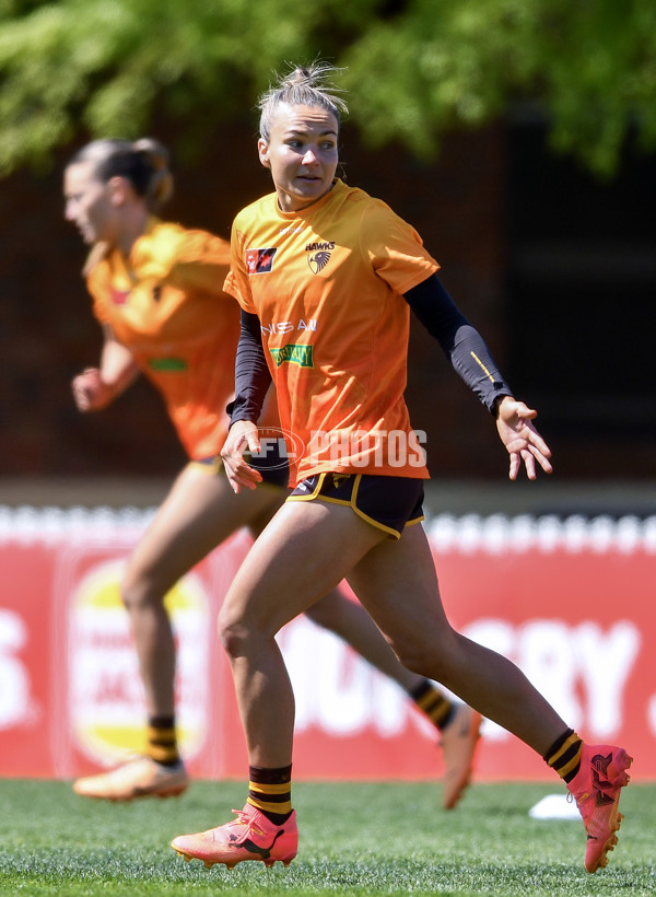 AFLW 2024 Round 03 - Adelaide v Hawthorn - A-54056915