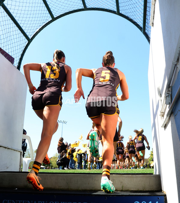 AFLW 2024 Round 03 - Adelaide v Hawthorn - A-54058276