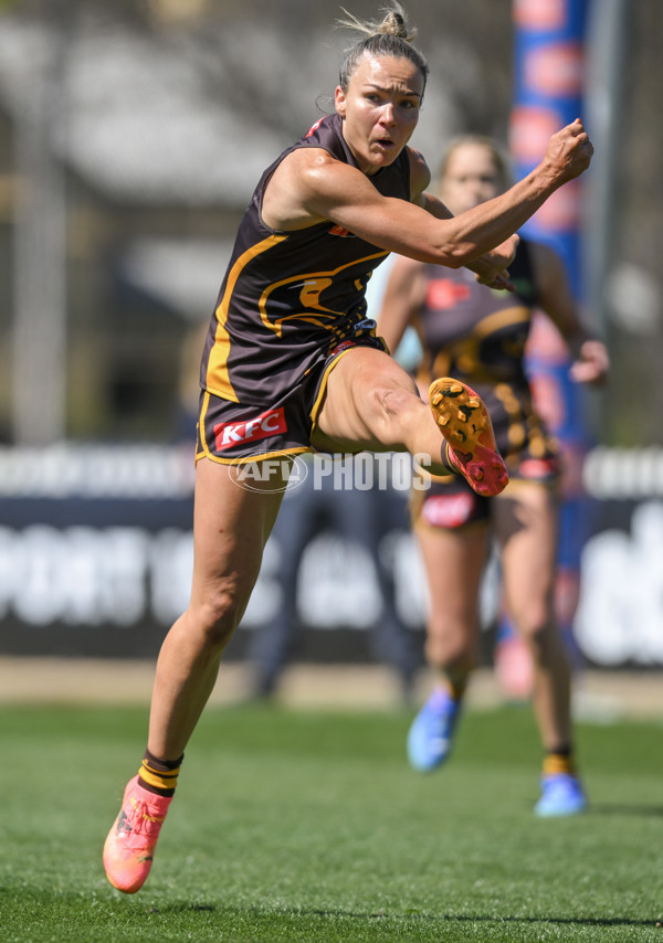 AFLW 2024 Round 03 - Adelaide v Hawthorn - A-54058289